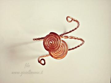 Bracciale in rame artigianale da braccio o da avambraccio con due spirali centrali