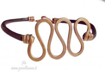 Bracciale artigianale unisex in bronzo, rame e cuoio nero