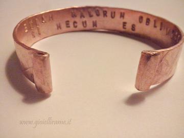 Bracciale in rame artigianale con incisione interna