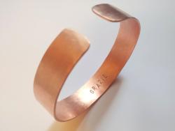 Bracciale artigianale in rame con incisione personalizzata